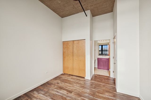 3963 W Belmont Avenue 310, Chicago, IL 60618