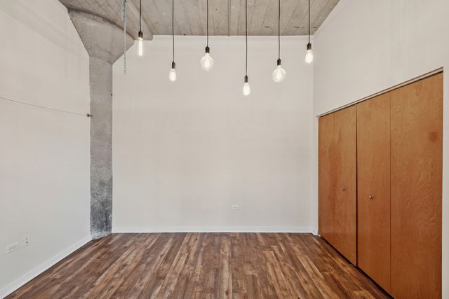 3963 W Belmont Avenue 310, Chicago, IL 60618