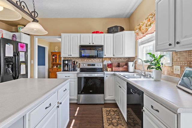 100 River Run Court, Georgetown, KY 40324