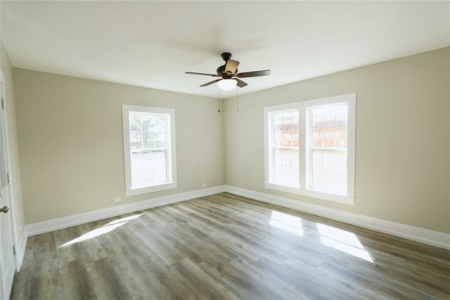 304 E Waco Street, Ennis, TX 75119