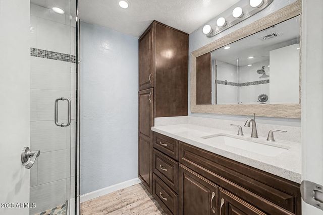 1529 S River Drive, Tempe, AZ 85281