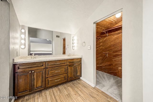 1529 S River Drive, Tempe, AZ 85281