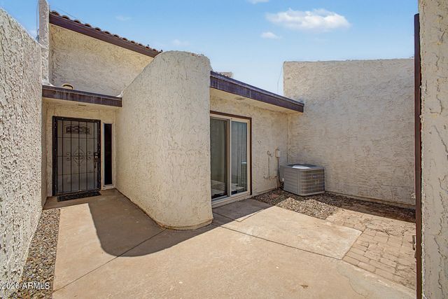 1529 S River Drive, Tempe, AZ 85281