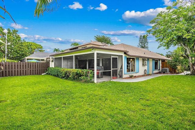 378 SW 28th Avenue, Delray Beach, FL 33445