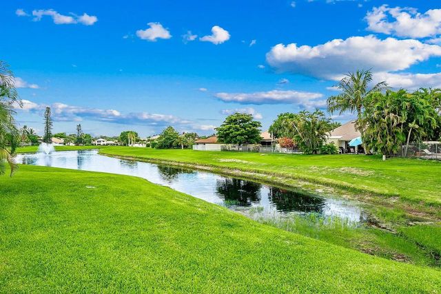 378 SW 28th Avenue, Delray Beach, FL 33445