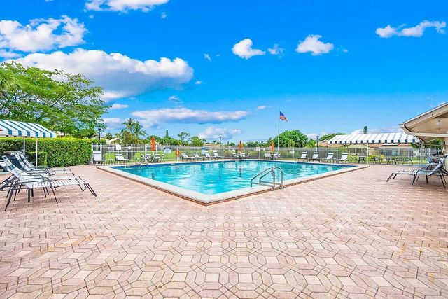 378 SW 28th Avenue, Delray Beach, FL 33445