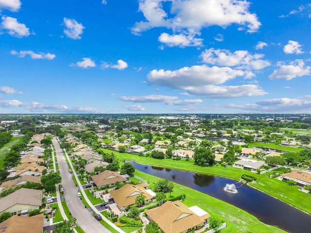 378 SW 28th Avenue, Delray Beach, FL 33445