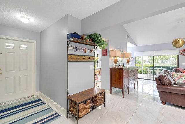 378 SW 28th Avenue, Delray Beach, FL 33445