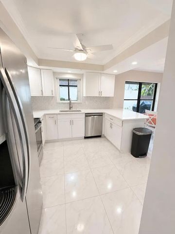 378 SW 28th Avenue, Delray Beach, FL 33445