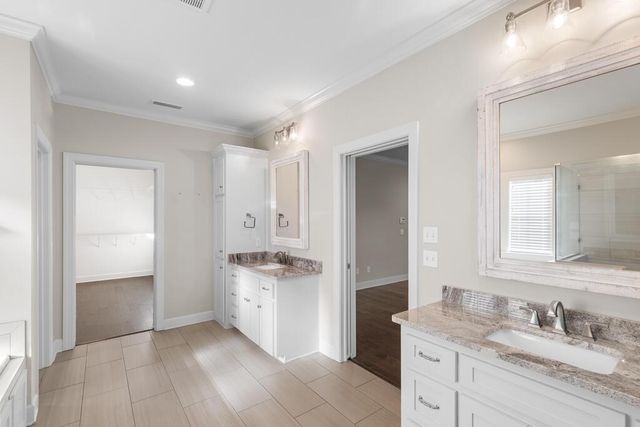236 Daphne Dr, Dothan, AL 36305