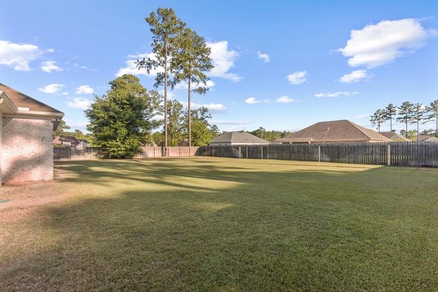 236 Daphne Dr, Dothan, AL 36305