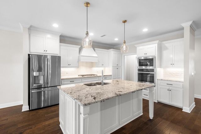 236 Daphne Dr, Dothan, AL 36305