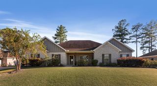 236 Daphne Dr, Dothan, AL 36305