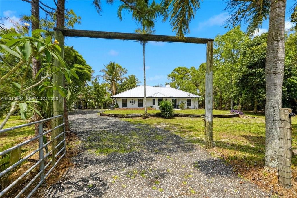 17857 82nd Rd N, Loxahatchee, FL 33470
