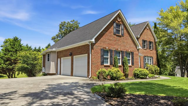 227 English Oaks Drive NE, Cleveland, TN 37323