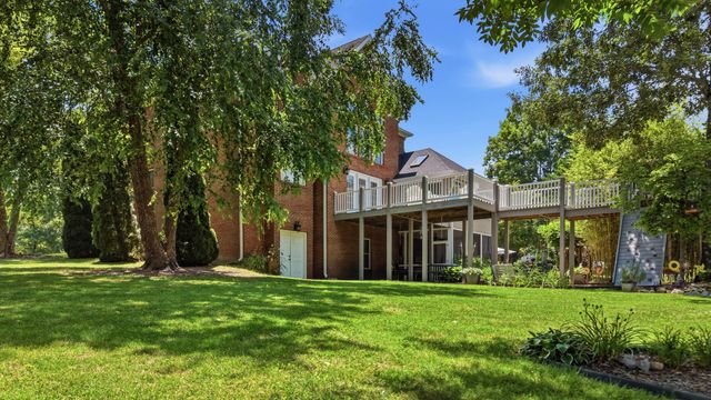 227 English Oaks Drive NE, Cleveland, TN 37323
