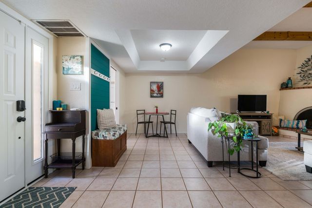 14 Casa Hermosa Drive NE, Albuquerque, NM 87112