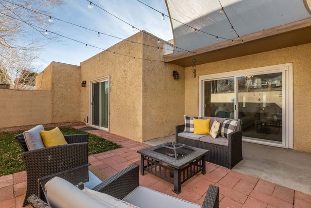 14 Casa Hermosa Drive NE, Albuquerque, NM 87112