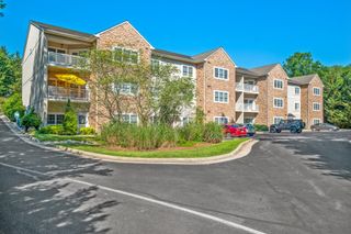 1410 N Coalter St Apt 204, Staunton, VA 24401