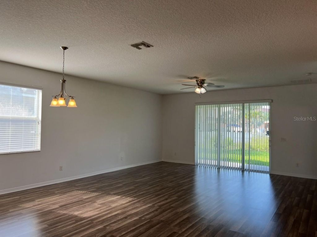 Image 13 of property listing at 2735 CARRICKTON CIRCLE, Orlando, FL 32824