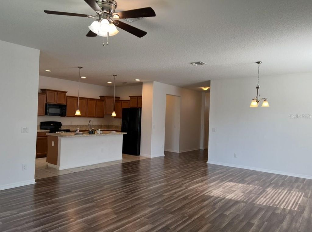 Image 4 of property listing at 2735 CARRICKTON CIRCLE, Orlando, FL 32824