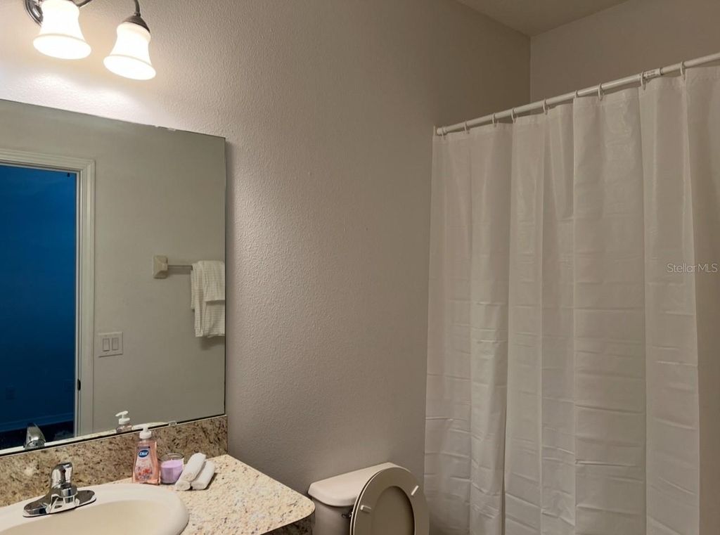 Image 5 of property listing at 2735 CARRICKTON CIRCLE, Orlando, FL 32824