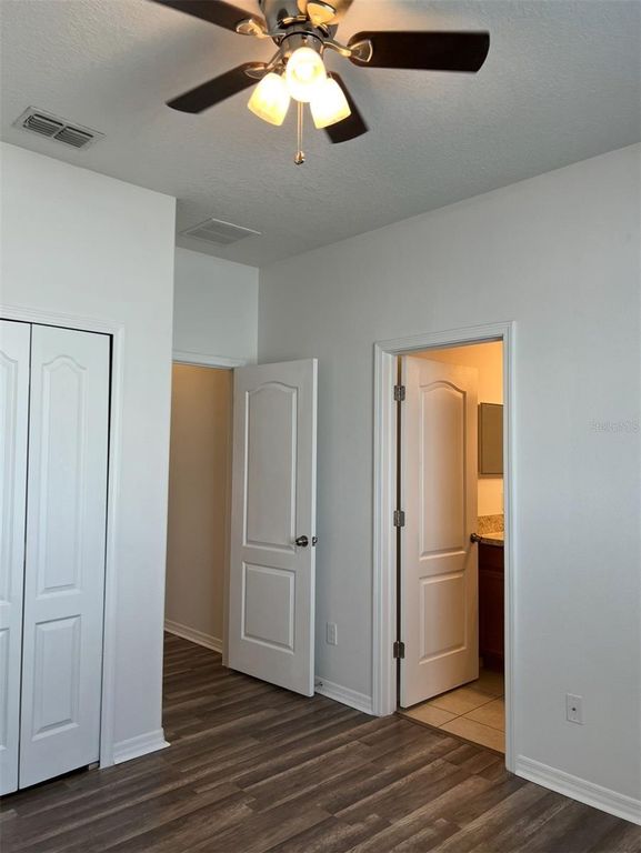 Image 6 of property listing at 2735 CARRICKTON CIRCLE, Orlando, FL 32824