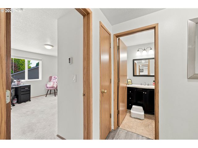 8292 Ne SNOWBERRY Loop, Vancouver, WA 98660