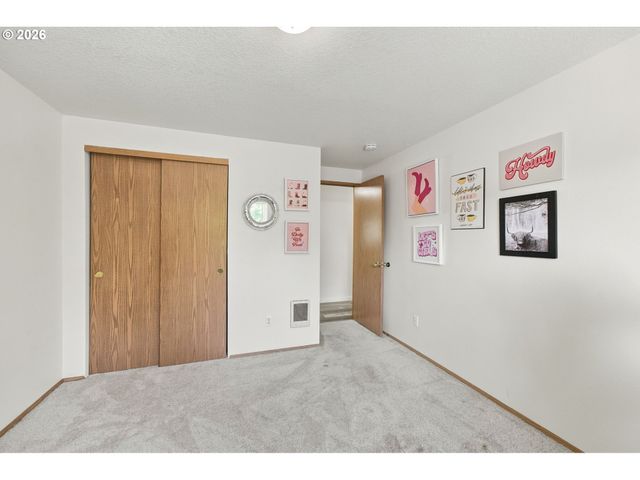 8292 Ne SNOWBERRY Loop, Vancouver, WA 98660