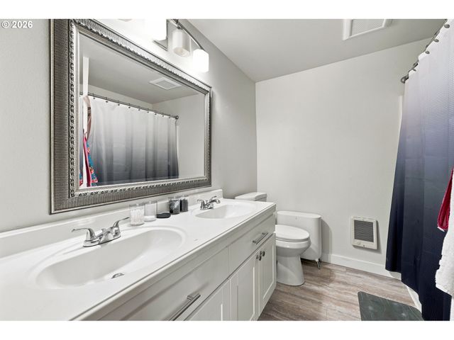 8292 Ne SNOWBERRY Loop, Vancouver, WA 98660