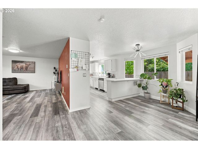 8292 Ne SNOWBERRY Loop, Vancouver, WA 98660