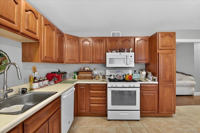 6198 Brancheau Road, Berlin Charter Township, MI 48166