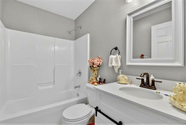 6198 Brancheau Road, Berlin Charter Township, MI 48166