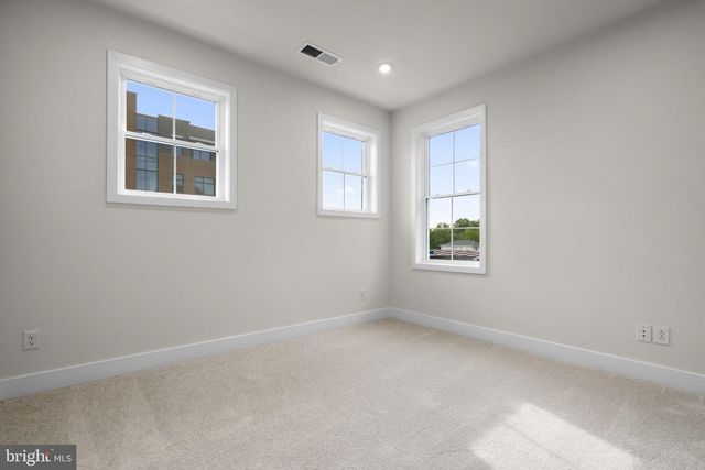 9615 GRANT AVE, Manassas, VA 20110