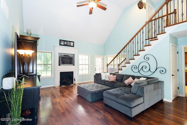 3351 Knob St, Shelbyville, KY 40065