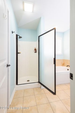 3351 Knob St, Shelbyville, KY 40065