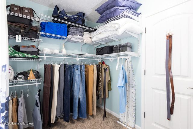 3351 Knob St, Shelbyville, KY 40065