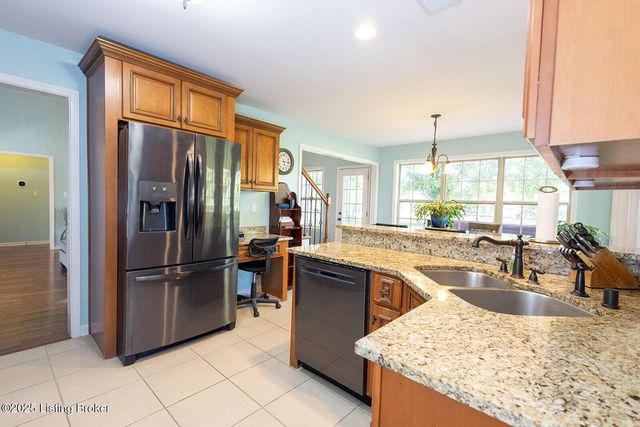 3351 Knob St, Shelbyville, KY 40065