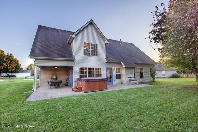 3351 Knob St, Shelbyville, KY 40065