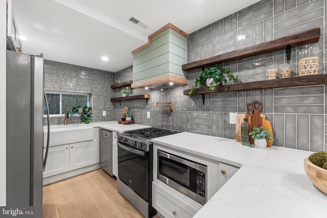 1524 S CLEVELAND ST, Philadelphia, PA 19146