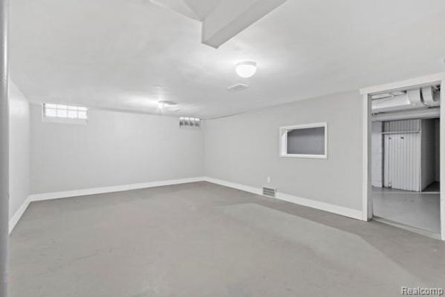 18903 Pinehurst Street, Detroit, MI 48221