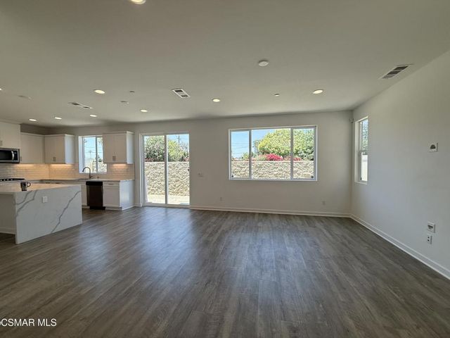 9591 N Corbina Lane, Panorama City, CA 91402
