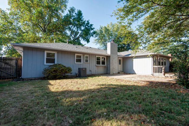 1343 E Greenwood Street, Springfield, MO 65804
