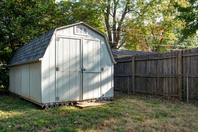 1343 E Greenwood Street, Springfield, MO 65804