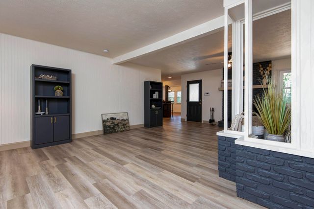 1343 E Greenwood Street, Springfield, MO 65804