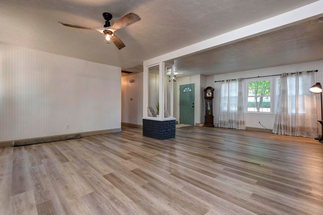 1343 E Greenwood Street, Springfield, MO 65804