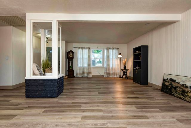 1343 E Greenwood Street, Springfield, MO 65804