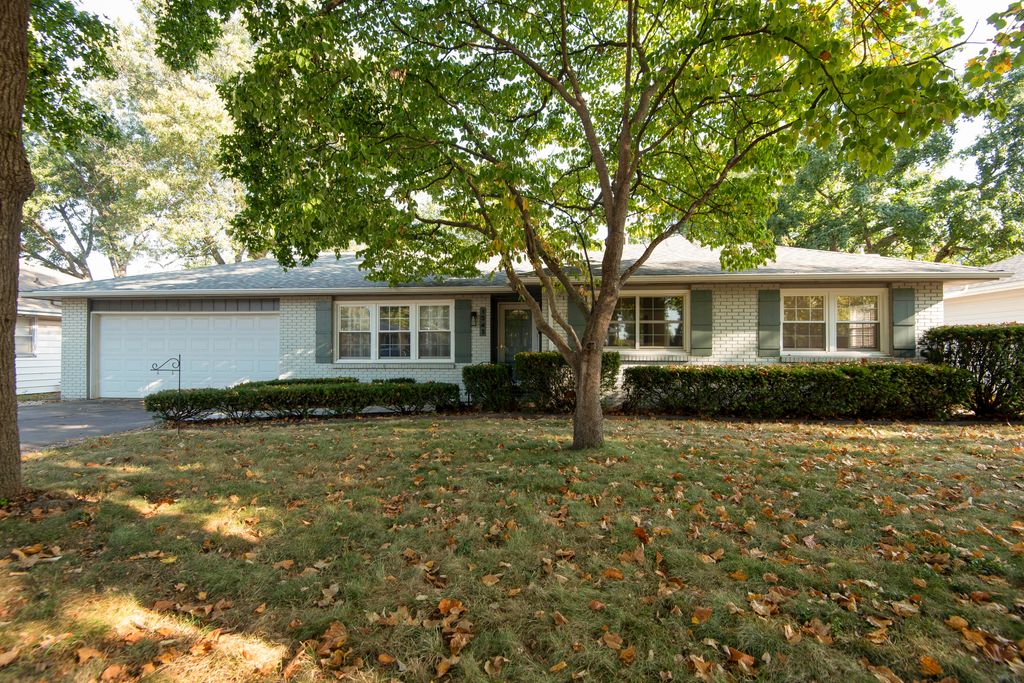 1343 E Greenwood Street, Springfield, MO 65804