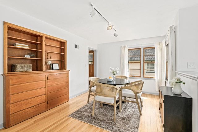 8628 Glencoe CIRCLE, Wauwatosa, WI 53226