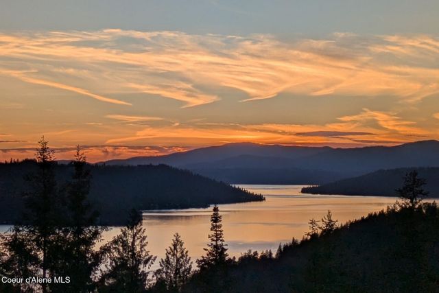 3467 E Sunset Dr, Harrison, ID 83833